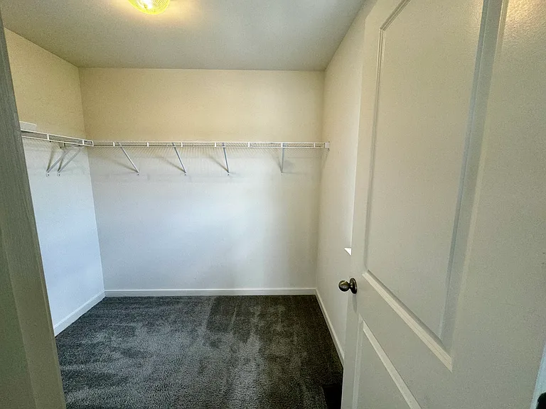 661 E Church St #B — Photo 16