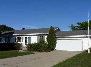 605 Island View Dr, Alpena, MI 49707