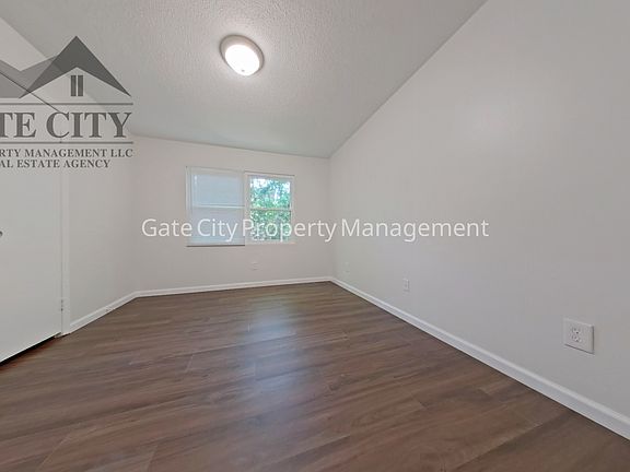 4th image of 427 S Main St #5