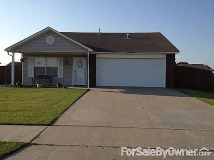 15005 E. 89th Pl N. : 3 bedroom, 2 bath home Exterior: vinyl siting, brick, covered front porch