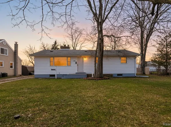 2300 S Lincoln St, Bay City, MI 48708