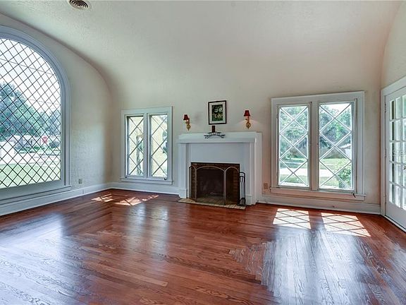 2nd image of 700 W Highland Ave