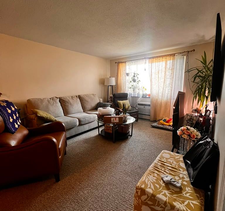 1st image of 8 Brattle Dr APT 4