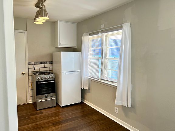 003_New European oven and refrigerator.