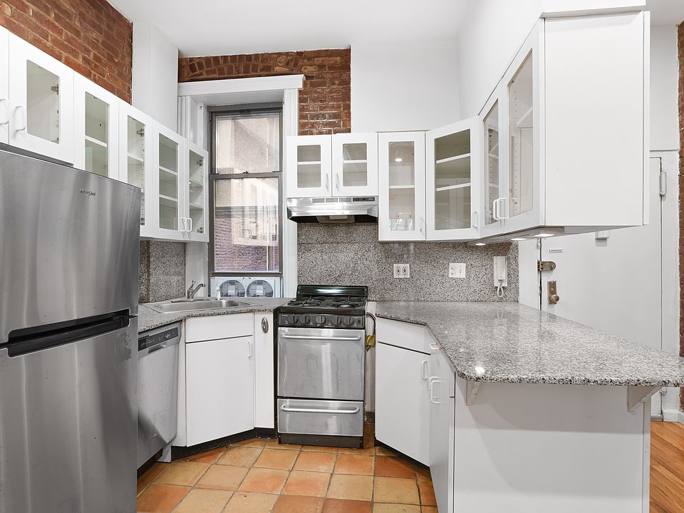 1st image of 105 Charles St APT 1R