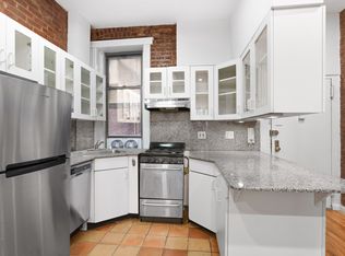 105 Charles St APT 1R, New York, NY 10014