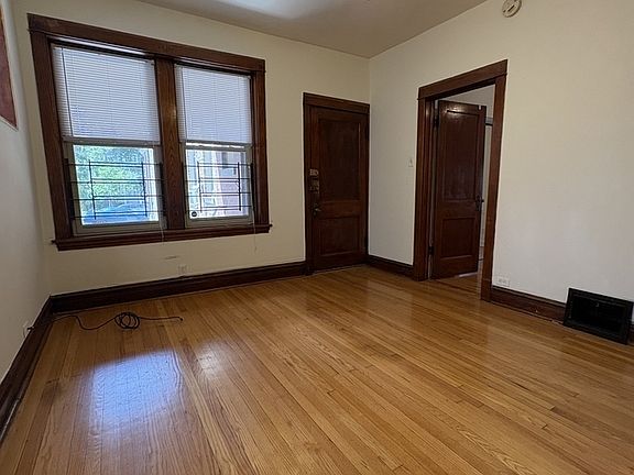 2nd image of 2170 W Windsor Ave #1R