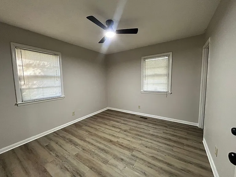 745 Rustland Dr — Photo 7