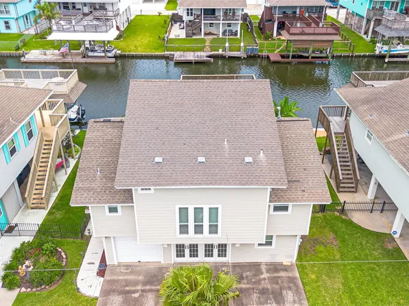 1016 Redfish St, Hitchcock, TX 77563