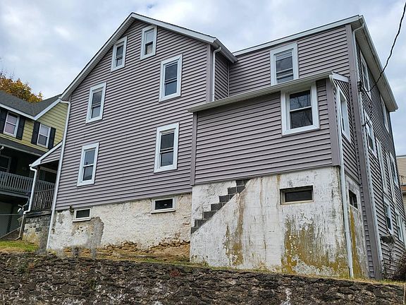 4th image of 10 Woodland Ave