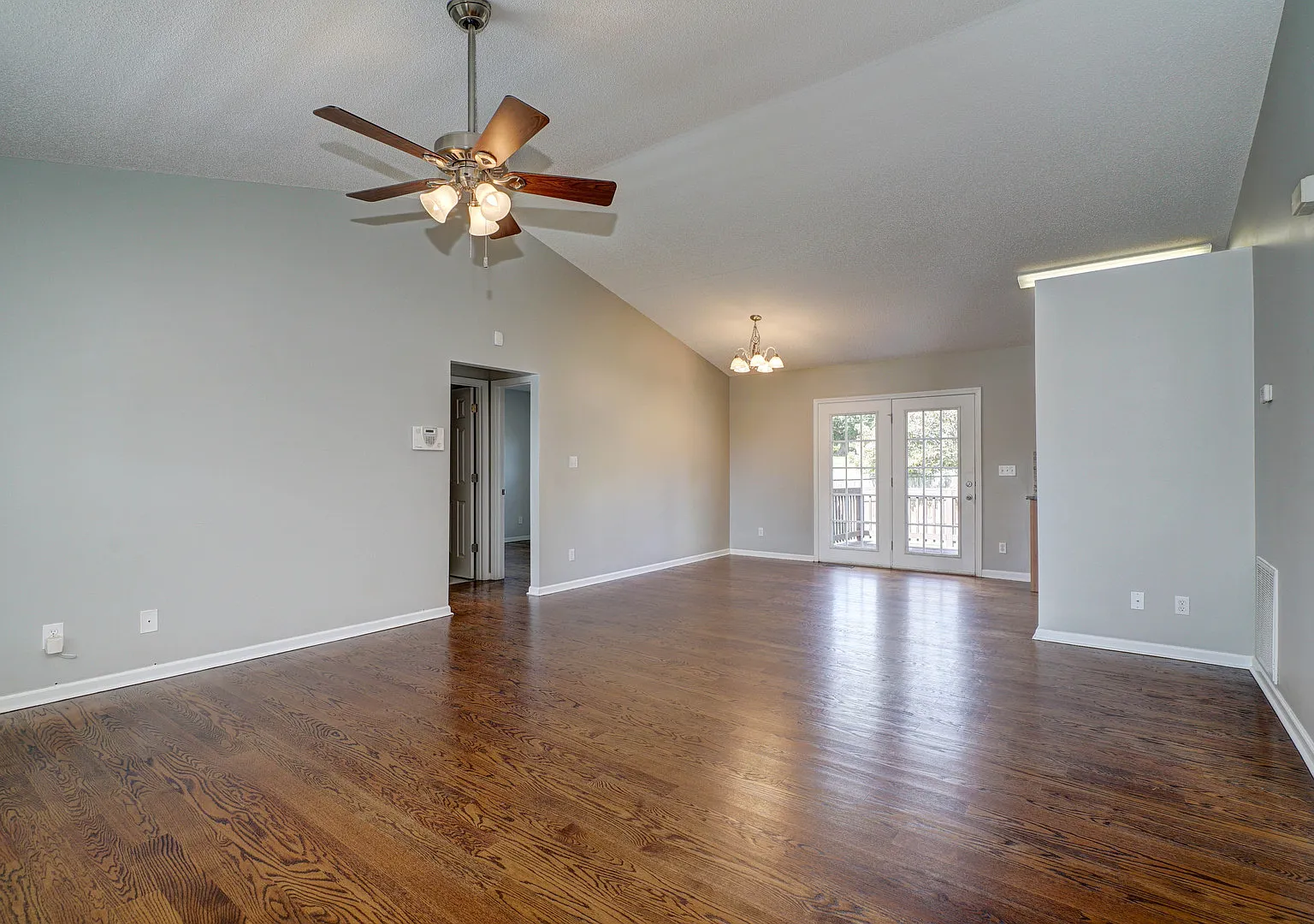Beautiful home located in Troutman! — Photo 4