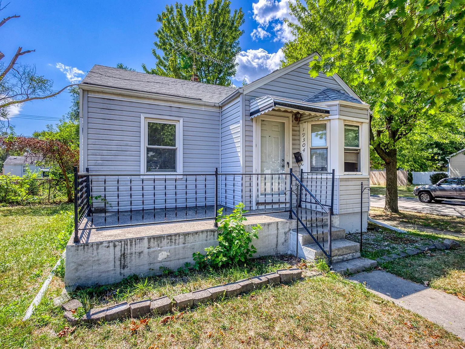 Washtenaw St, Harper Woods — Photo 1