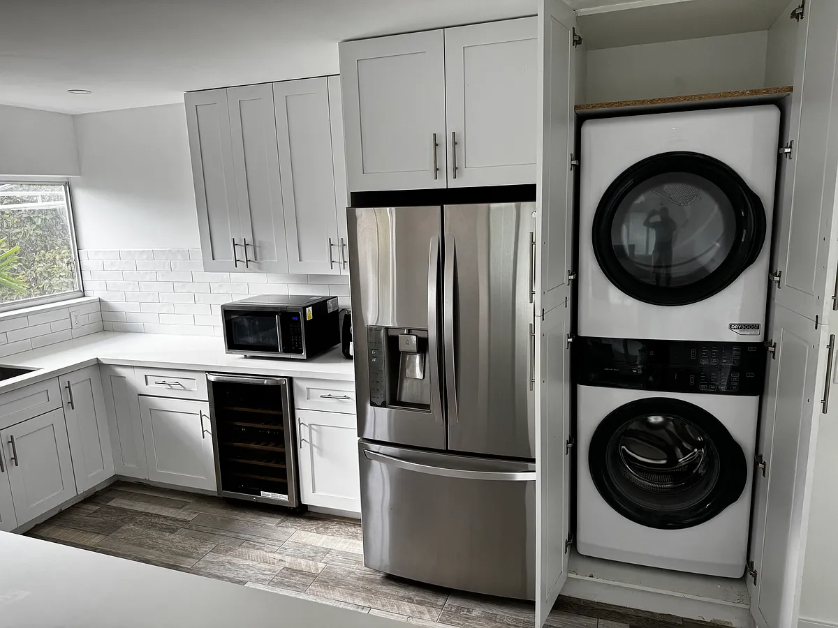 Building Photo - 3132 SW 16th St #2