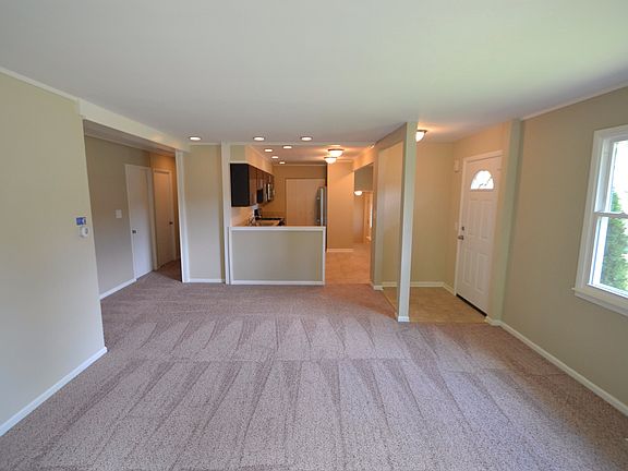 2nd image of 386 E Norman Ln