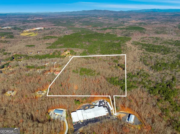 209 Hogan Pond Ln, Ball Ground, GA 30107