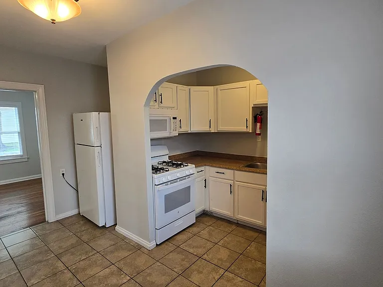 1802 W Gramercy Pl — Photo 9