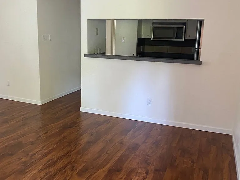 612 Park Pl — Photo 3