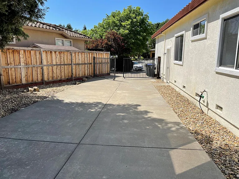 5244 Tapestry Ct — Photo 17