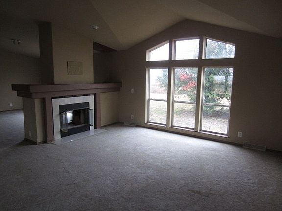 3rd image of 5195 NE 53rd St