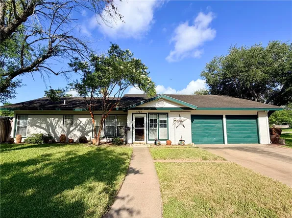 721 Santa Anita Dr, Kingsville, TX 78363