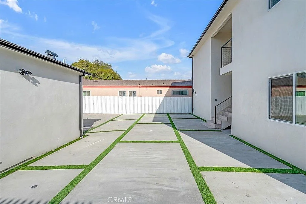Studio, 450 sqft, $2,000 — Photo 3