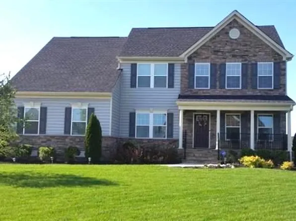 1919 White Mountain Dr, Chester, VA 23836