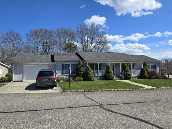 1407-271 Middle Rd, Calverton, NY 11933