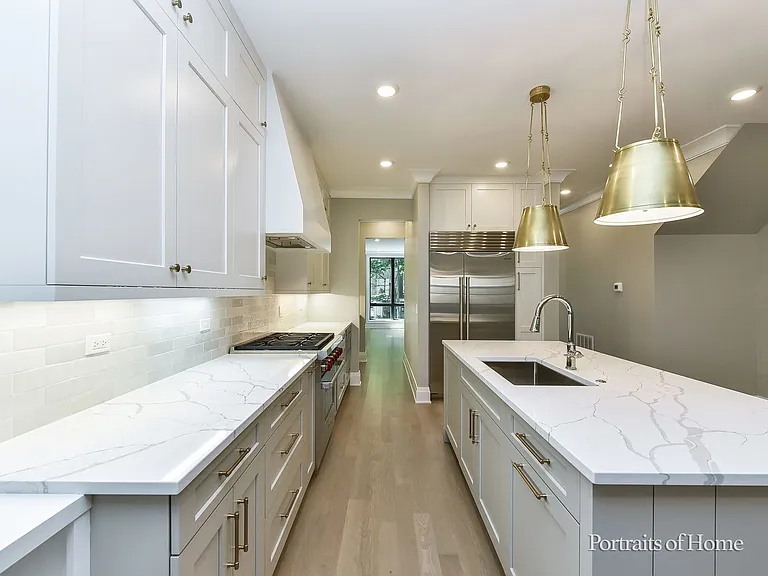 2135 N Lakewood Ave #1 — Photo 6