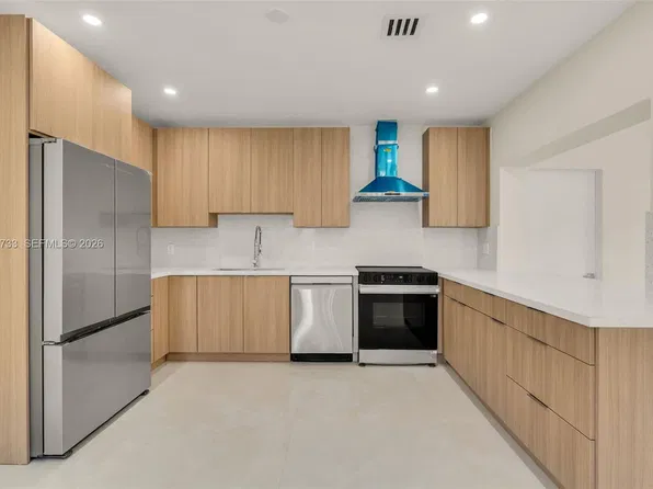 1514 NE 176th St, North Miami Beach, FL 33162