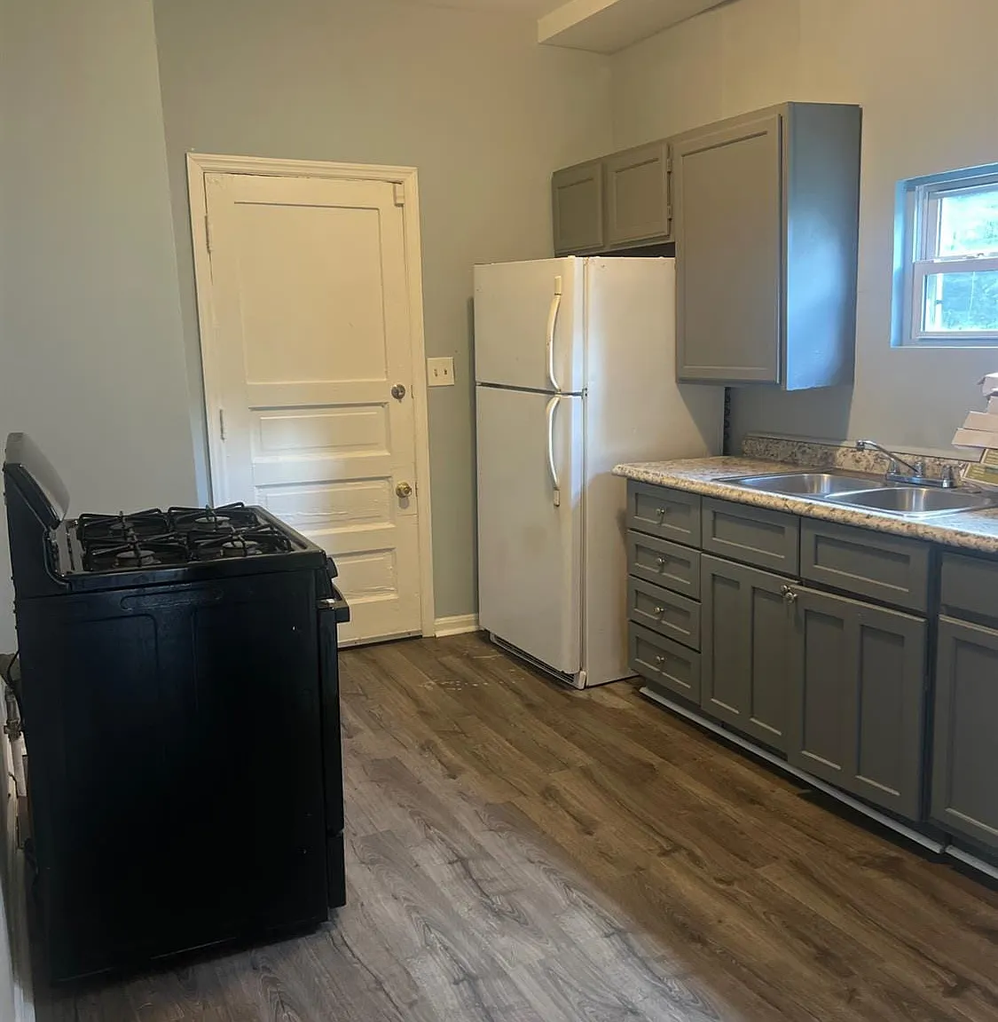 4 bed, 1.5 bath, 1770 sqft, $1,890 — Photo 3