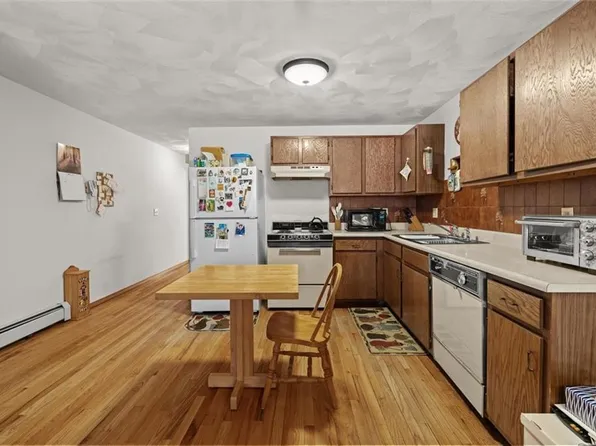 569 Smithfield Rd APT 24, North Providence, RI 02904