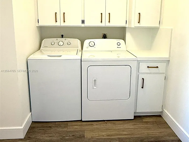 1705 Whitehall Dr #403 — Photo 38