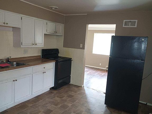 2nd image of 4217 Smithfield Pl