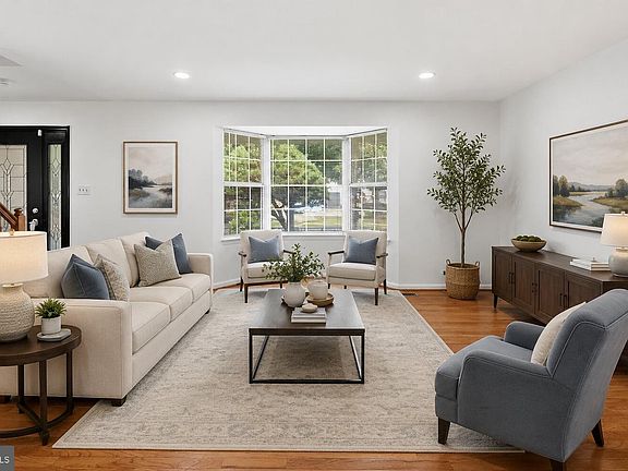 3rd image of 10215 Terraco Pl