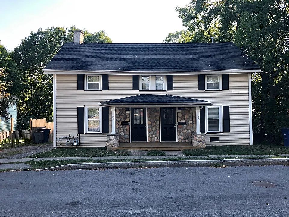 1st image of 96 Willis Pl #96