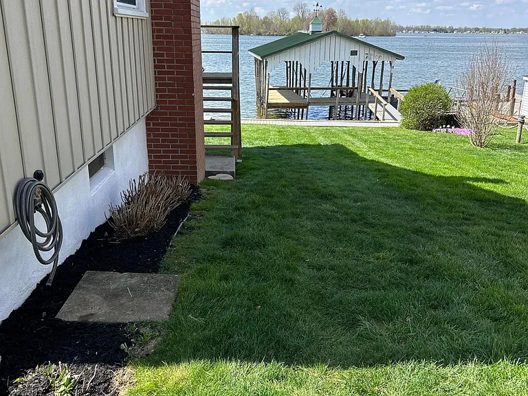 3788 S Bank Rd NE — Photo 10