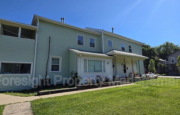 3rd image of 501 N Main St APT 3