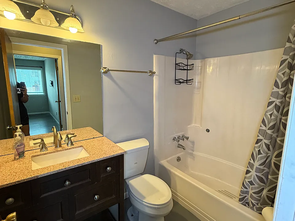 3786 Kensingwood Trce