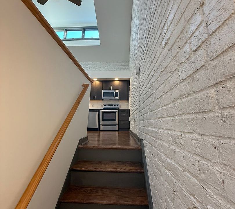 1st image of 1809 E Franklin St #6210