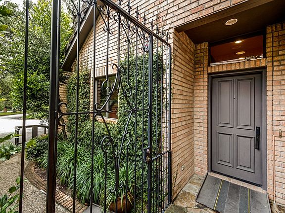 3rd image of 139 Haverhill Way