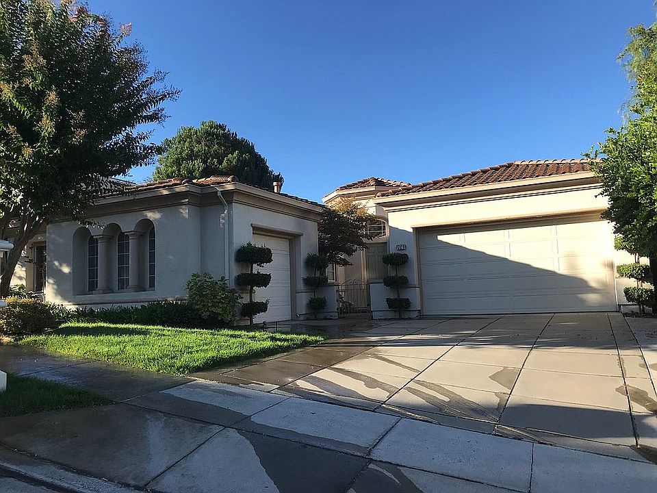 2nd image of 5829 Gleneagles Dr