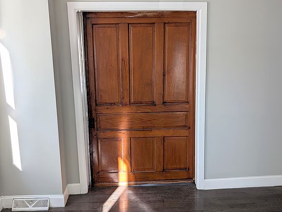 5th image of 1746 Kings Hwy