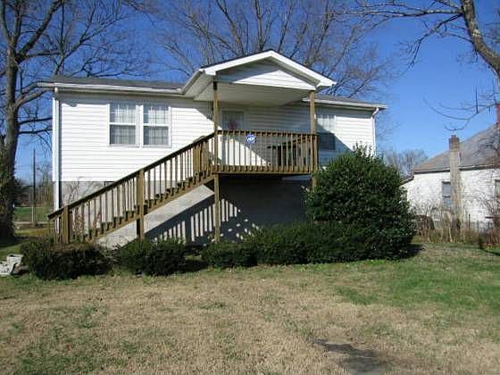 1st image of 261 Railroad Ave