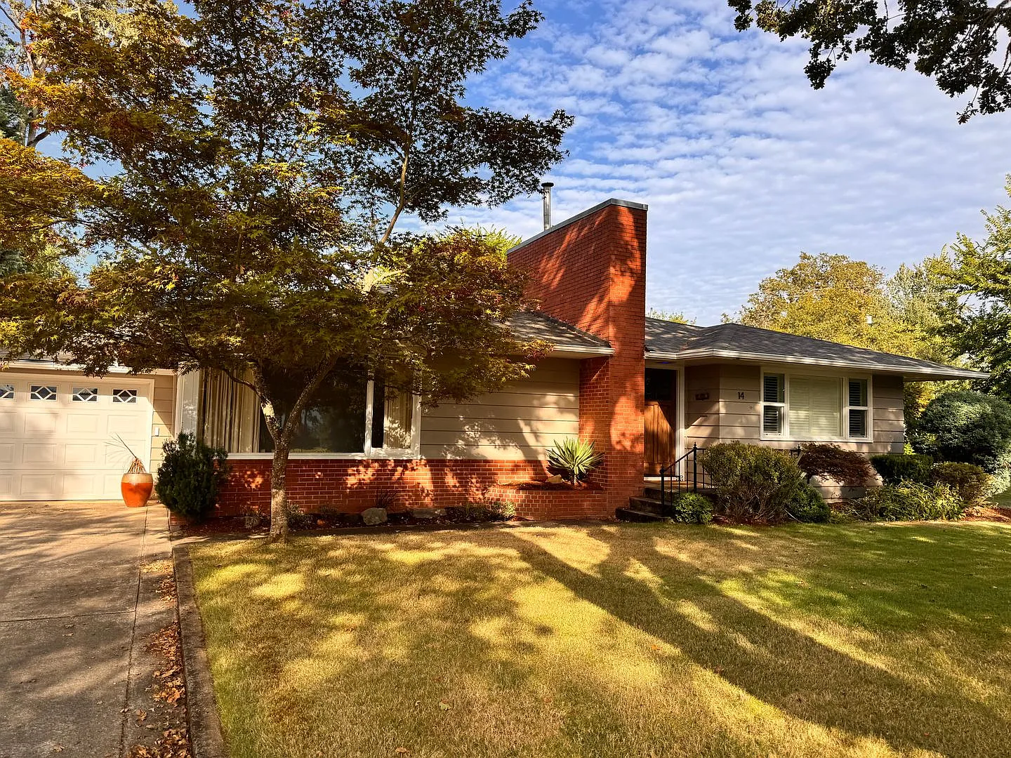 3+ bedroom 4 bath home close to the Country Club — Photo 2