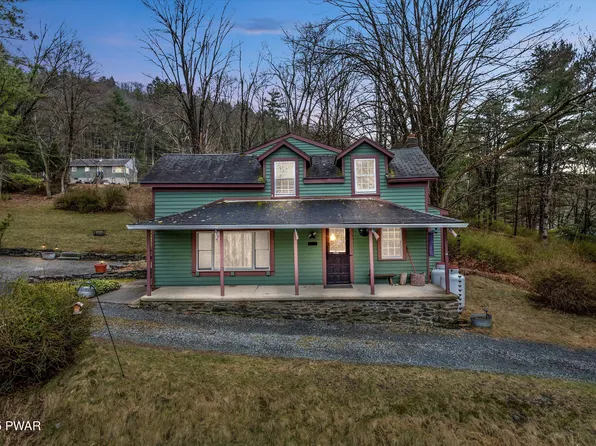 111 Delaware Dr, Lackawaxen, PA 18435