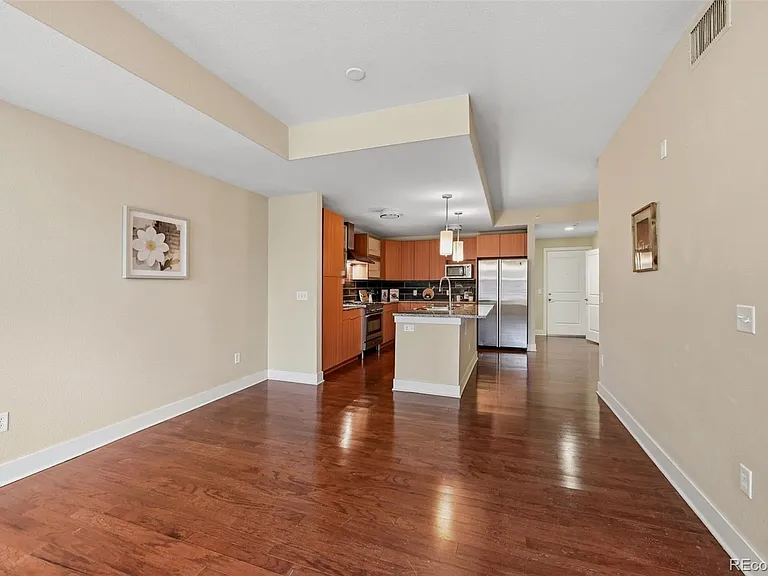 2240 N Clay St #204 — Photo 9