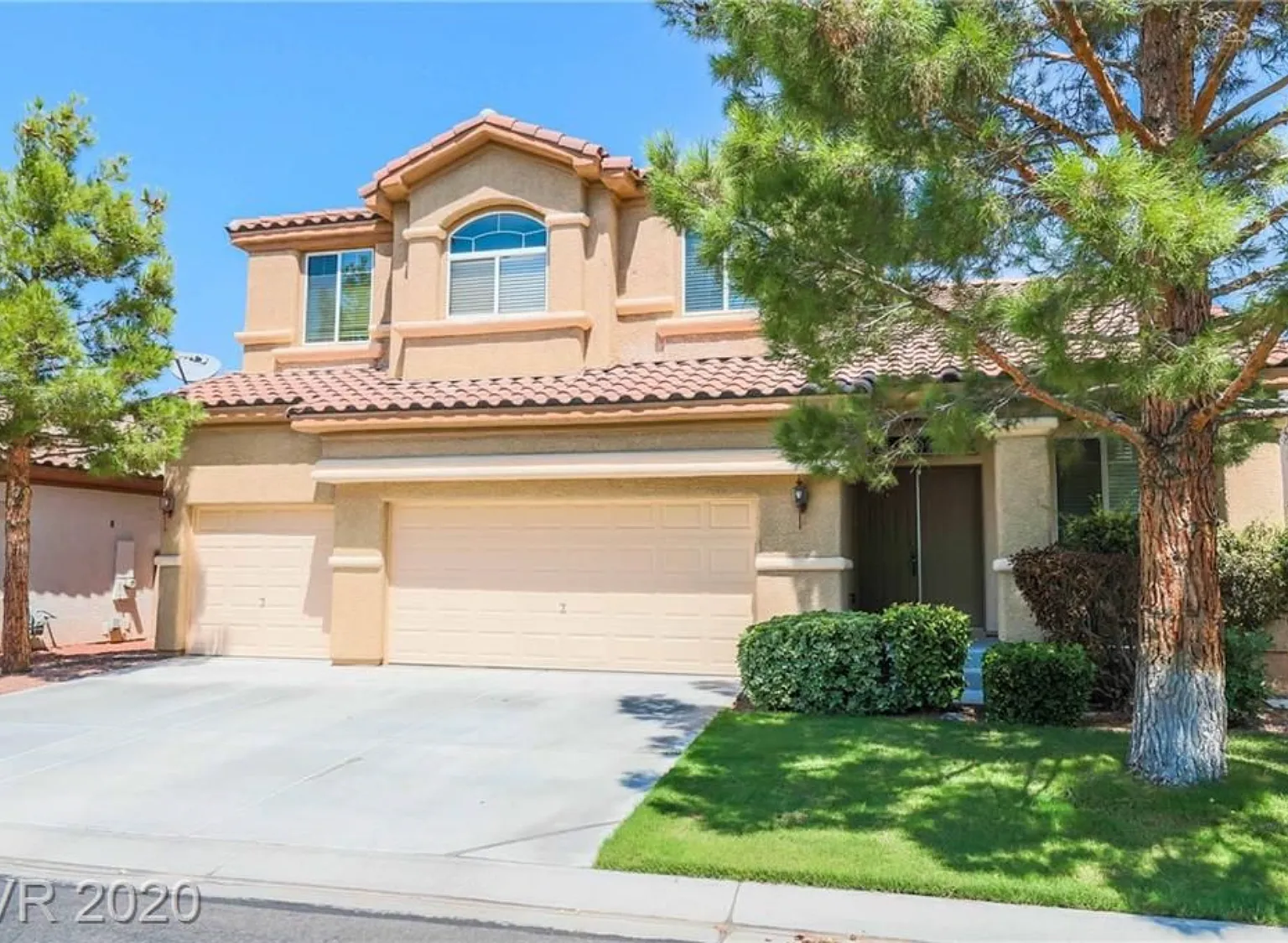 5 bed, 3.5 bath, 2300 sqft, $2,900 — Photo 3