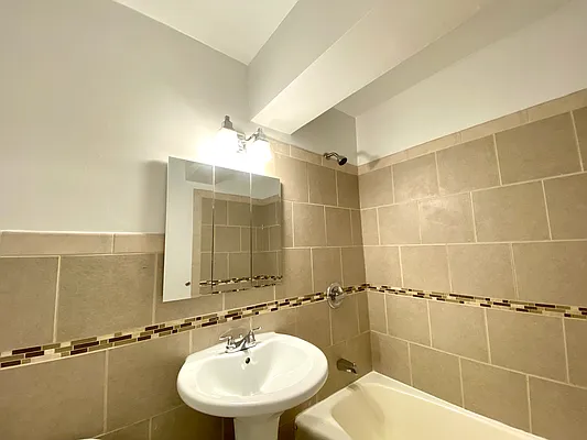 Rented by R New York | media 14