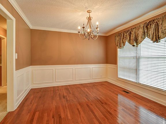 3rd image of 3928 Rhonda Ct