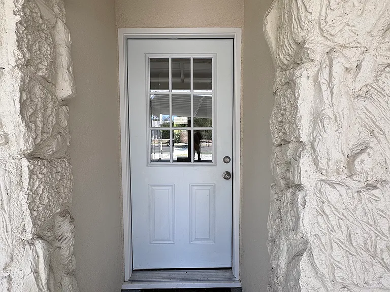 17738 Lanark St — Photo 2